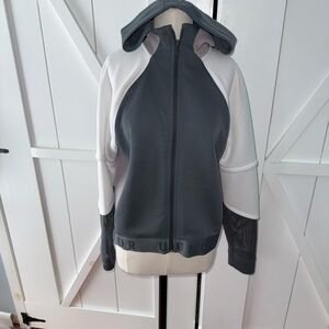 Under Women's Gray and White Hooded Jacket
